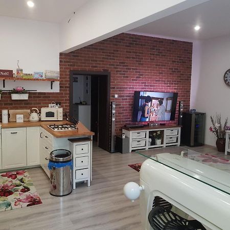 Apartman Karlovy Vary Leilighet Eksteriør bilde