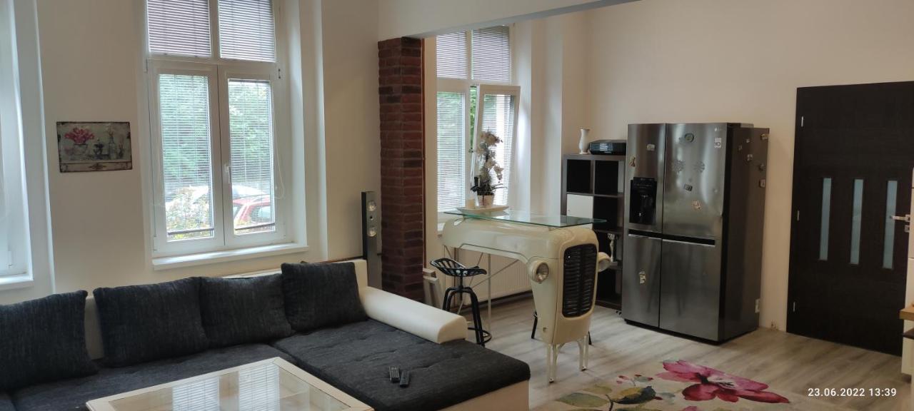Apartman Karlovy Vary Leilighet Eksteriør bilde