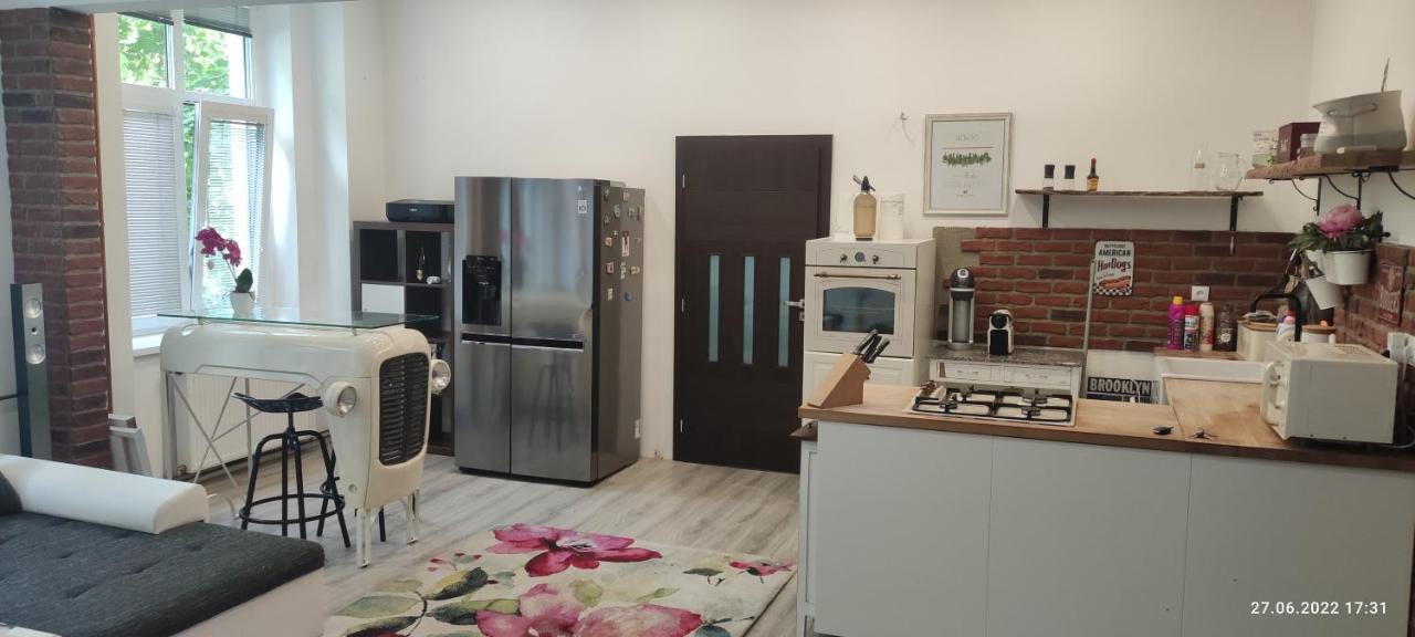 Apartman Karlovy Vary Leilighet Eksteriør bilde