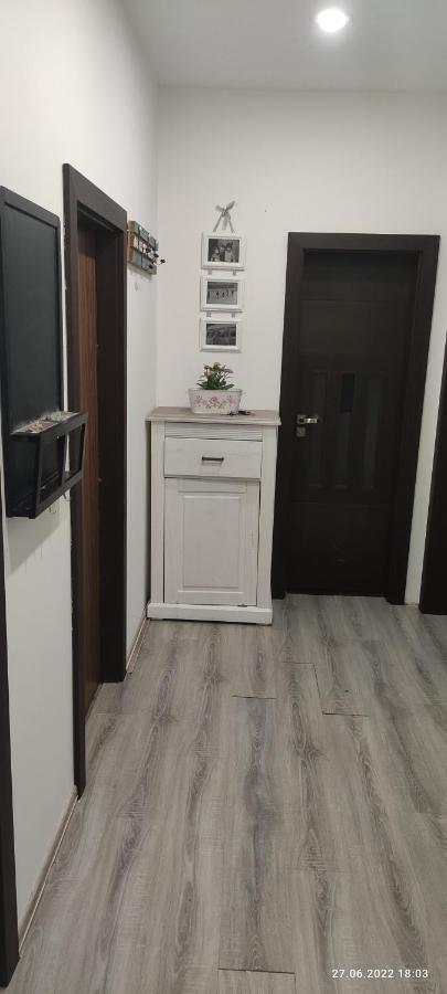Apartman Karlovy Vary Leilighet Eksteriør bilde
