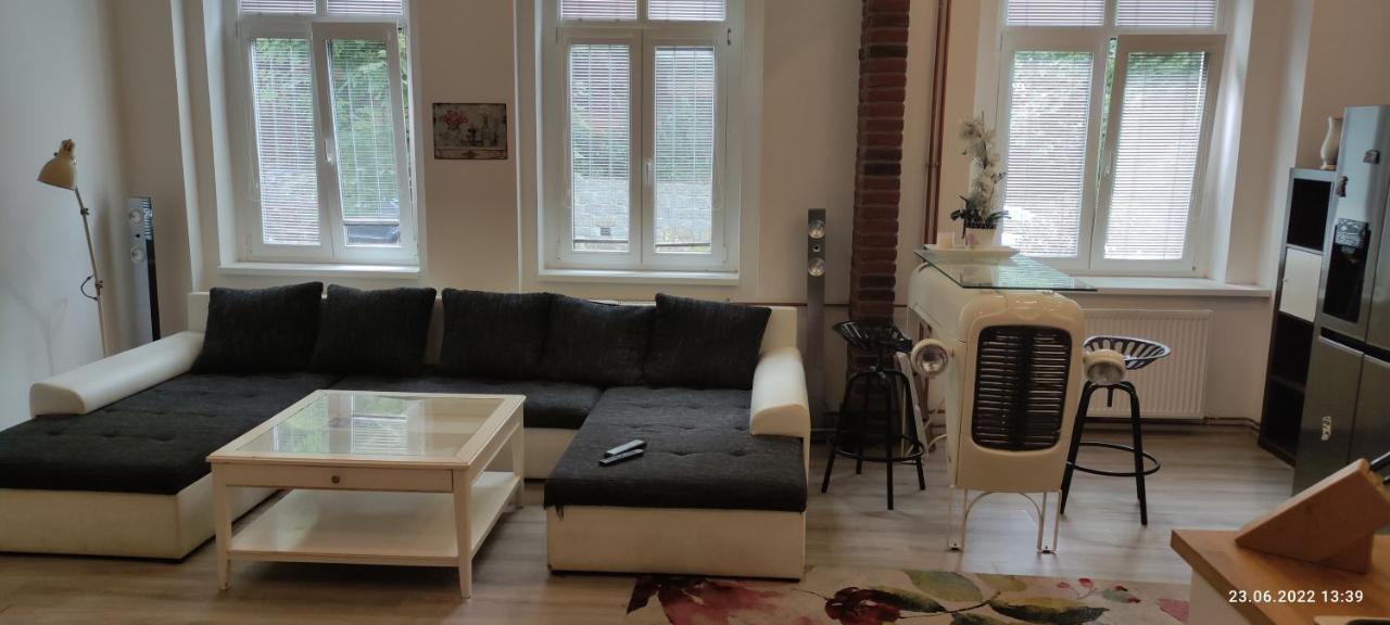Apartman Karlovy Vary Leilighet Eksteriør bilde
