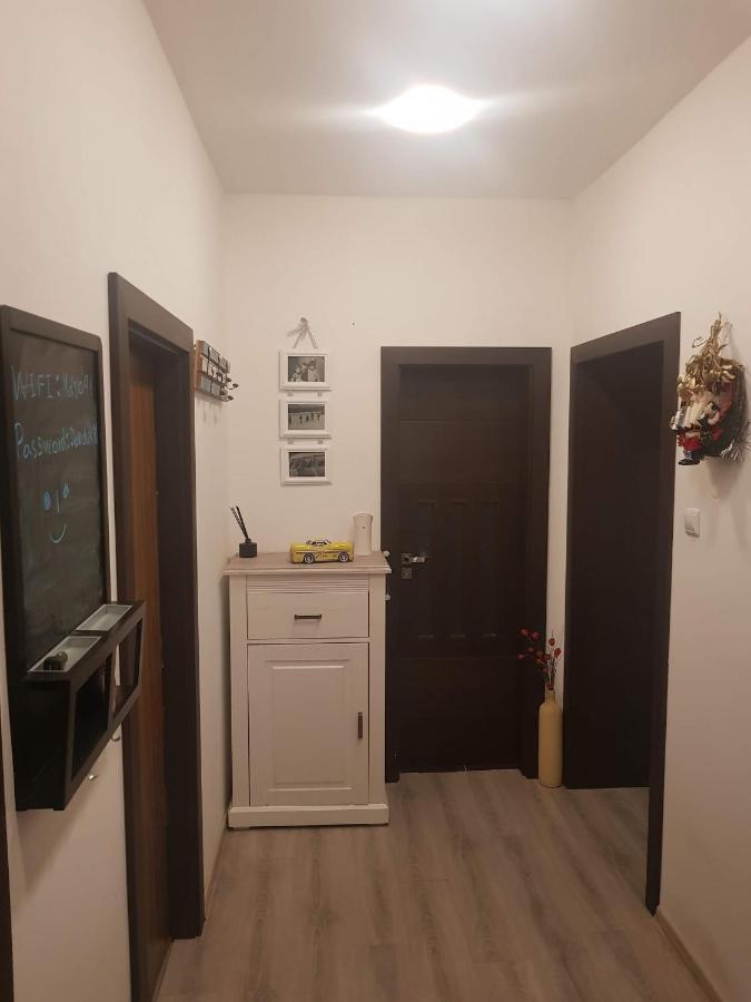 Apartman Karlovy Vary Leilighet Eksteriør bilde