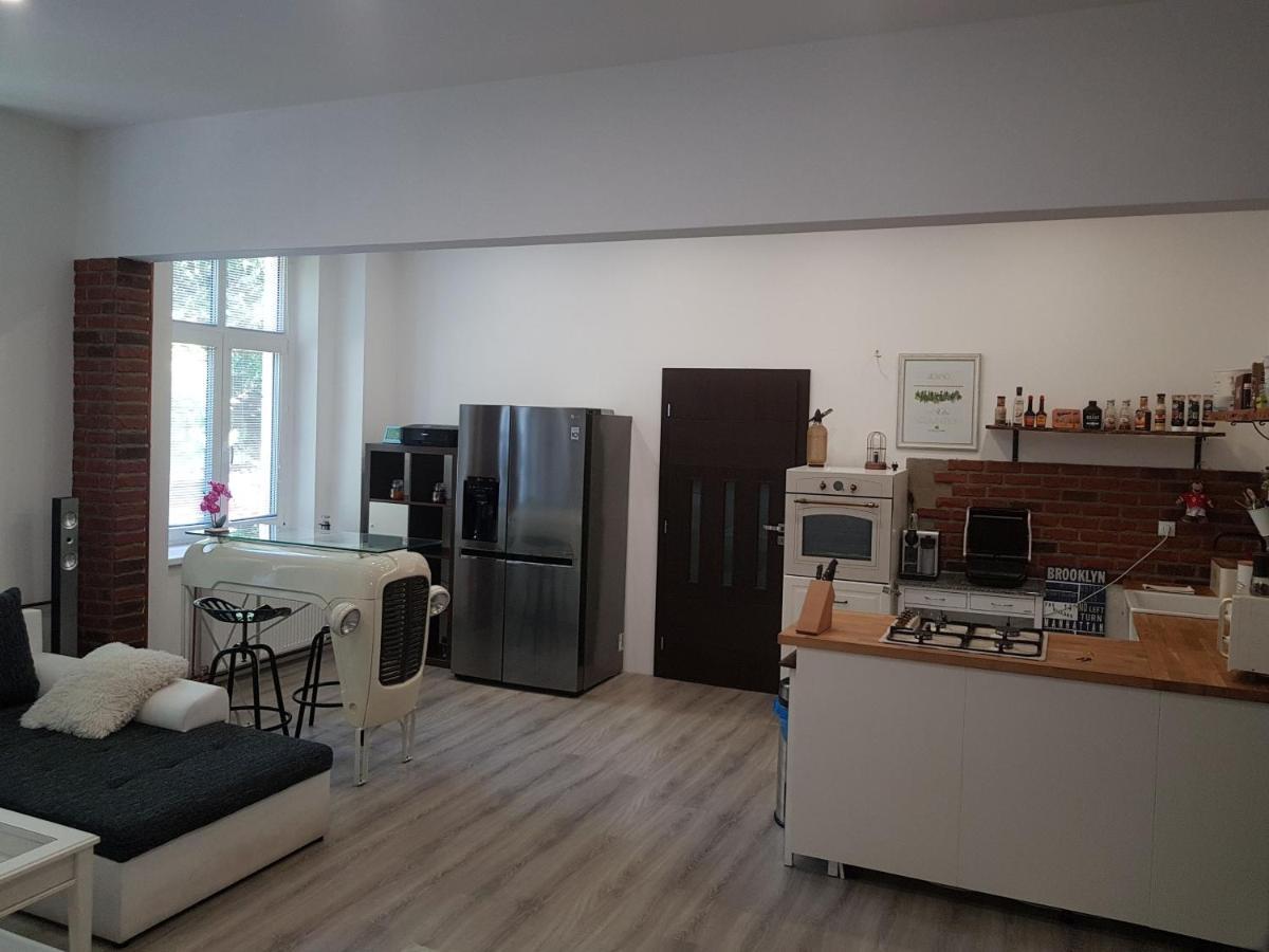 Apartman Karlovy Vary Leilighet Eksteriør bilde